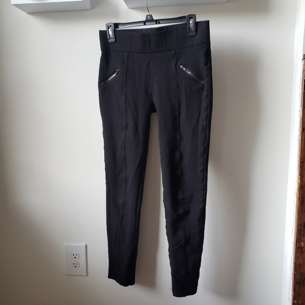 Black stetchy pants with zipper